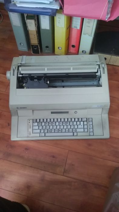 Maquina de escrever elétrica