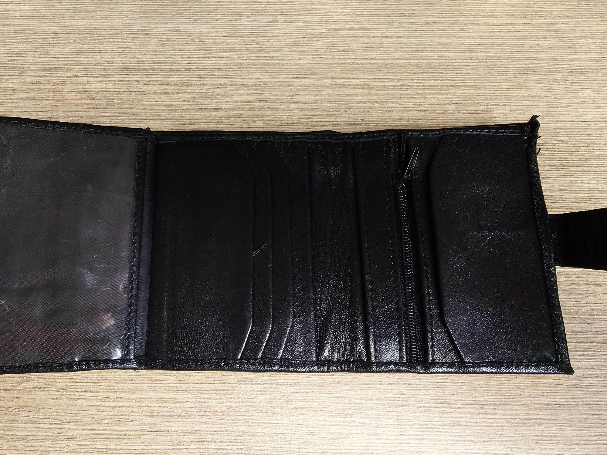 Mały pojemny portfel