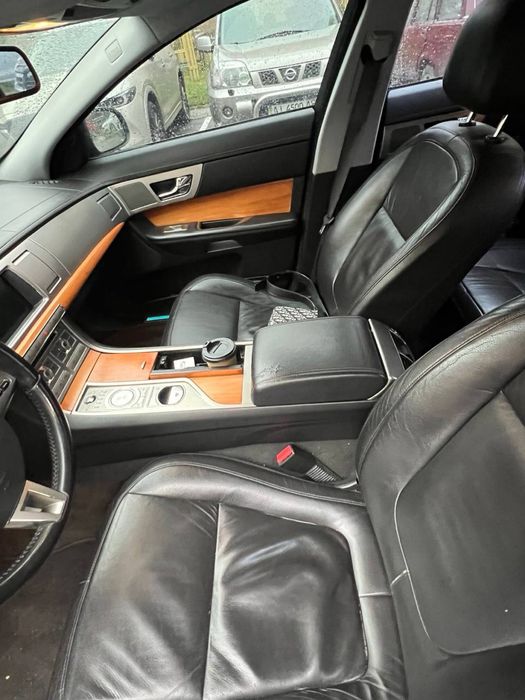 Продам терміново jaguar XF 3,0 148к пробігу