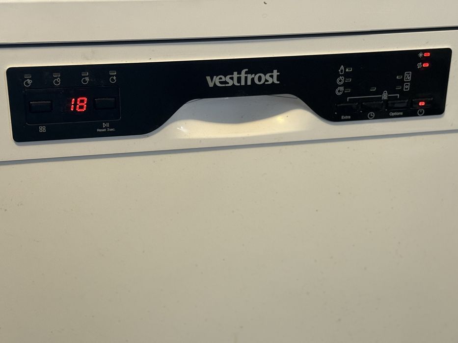 Продам посудомийну машину