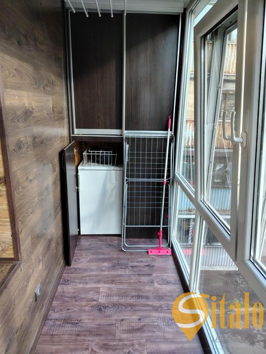 Продам двокімнатну з ремонтом та меблями, космос (020)