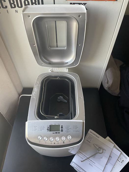 Máquina de Fazer Pão Silver Crest SBB 850 F2 — Nova, Nunca Usada