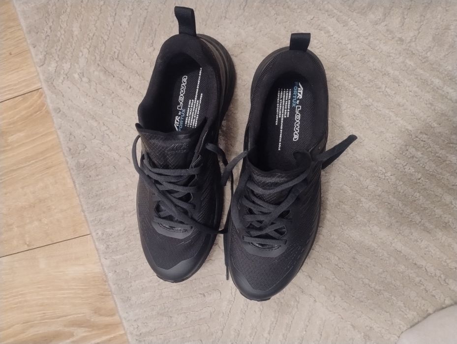 Buty  do biegania nowe lowa ATR czarne rozmiar 41.5