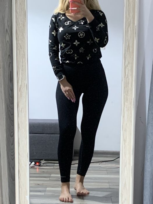 Bluza czarna we wzory uni