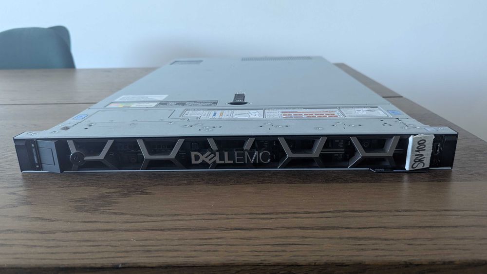 Dell PowerEdge R640 – 2 × Xeon Silver 4208