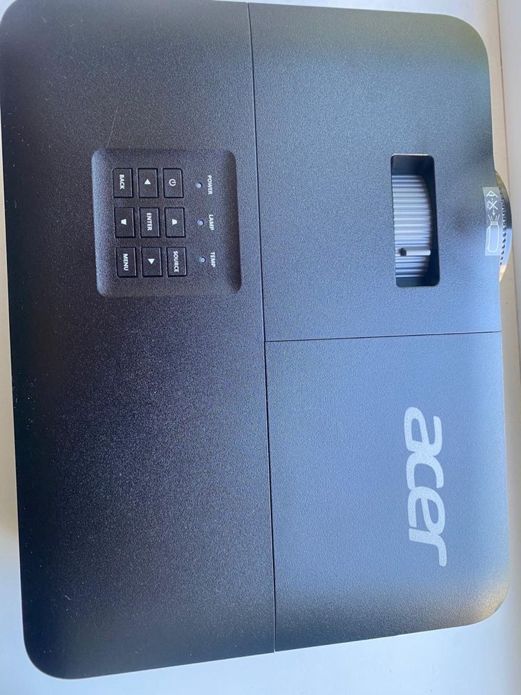 Проектор Acer X1384 новый.