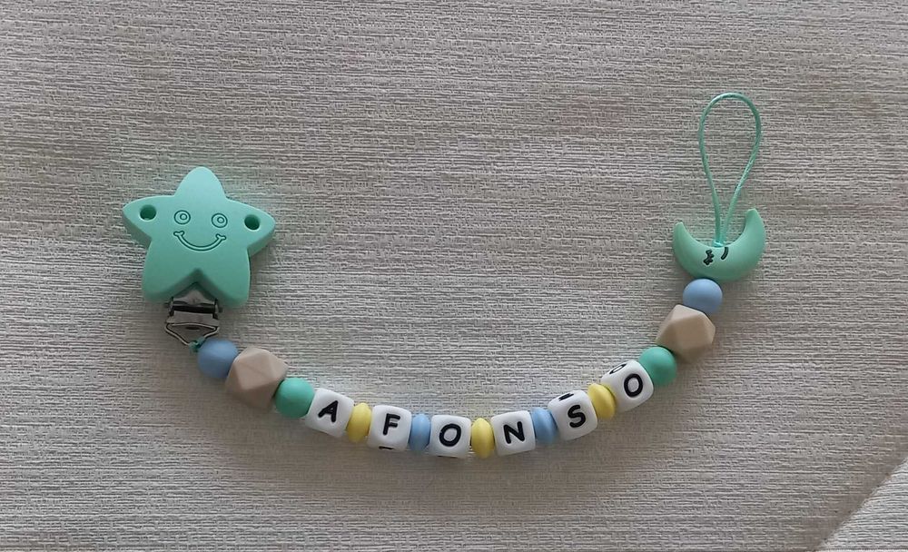 Prende chupetas e mordedores em silicone