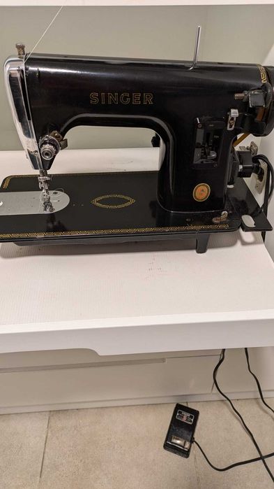 Maquina Singer antiga