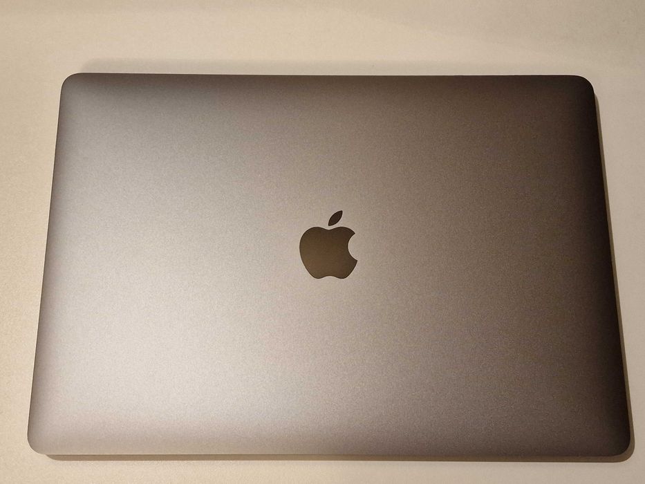 Apple MacBook Pro 13.3" M1 16GB RAM / 256GB macOS 26 -Tahoe / 87 cykli