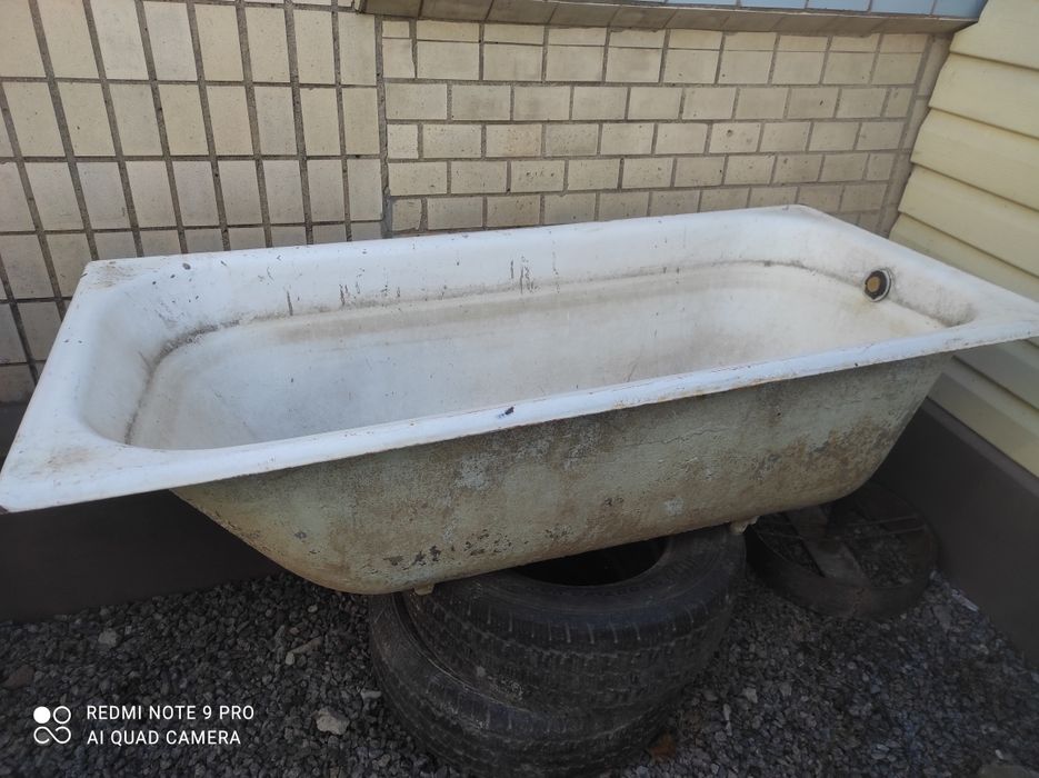 Ванна чугунна біла