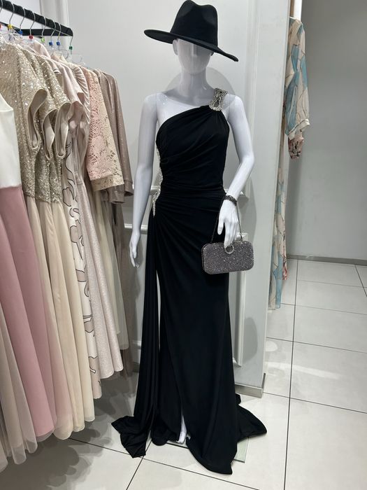 Sukienka balowa wieczorowa z diamentami