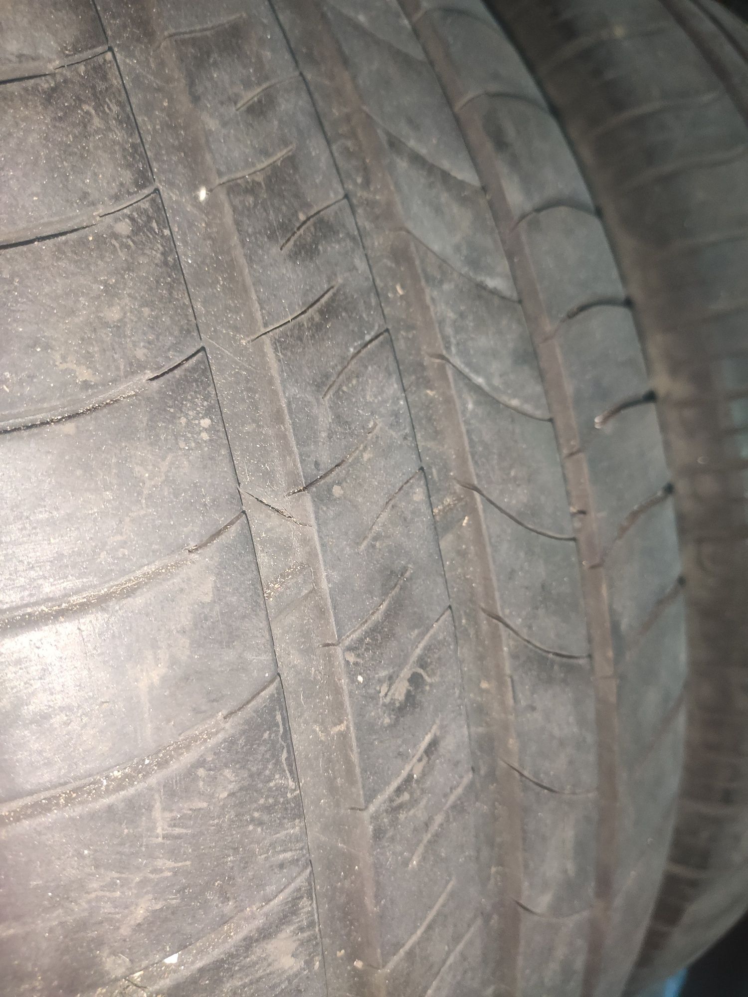 Vendo 4 pneus Michelin Energy 205 / 60 R16