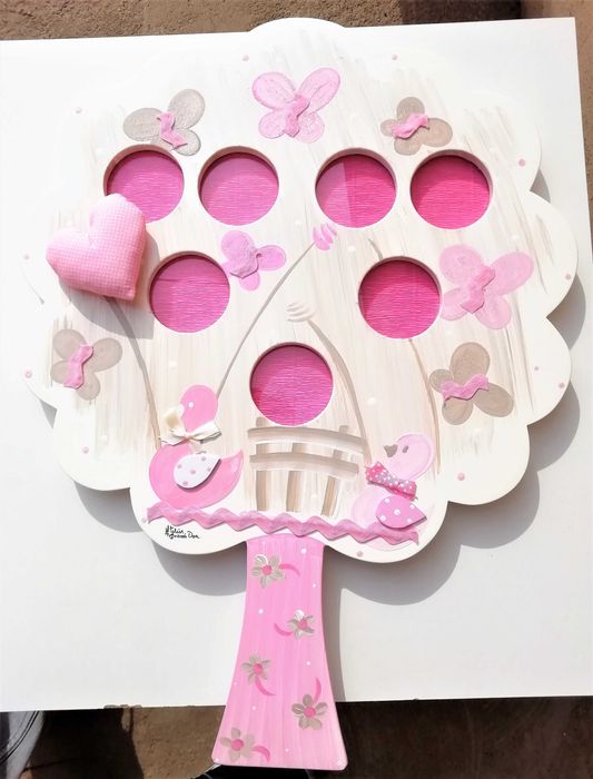 Quadro madeira em forma de árvore para fotos criança (Menina)