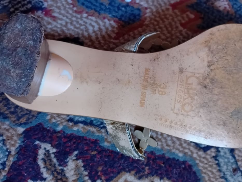 Sandálias de salto alto