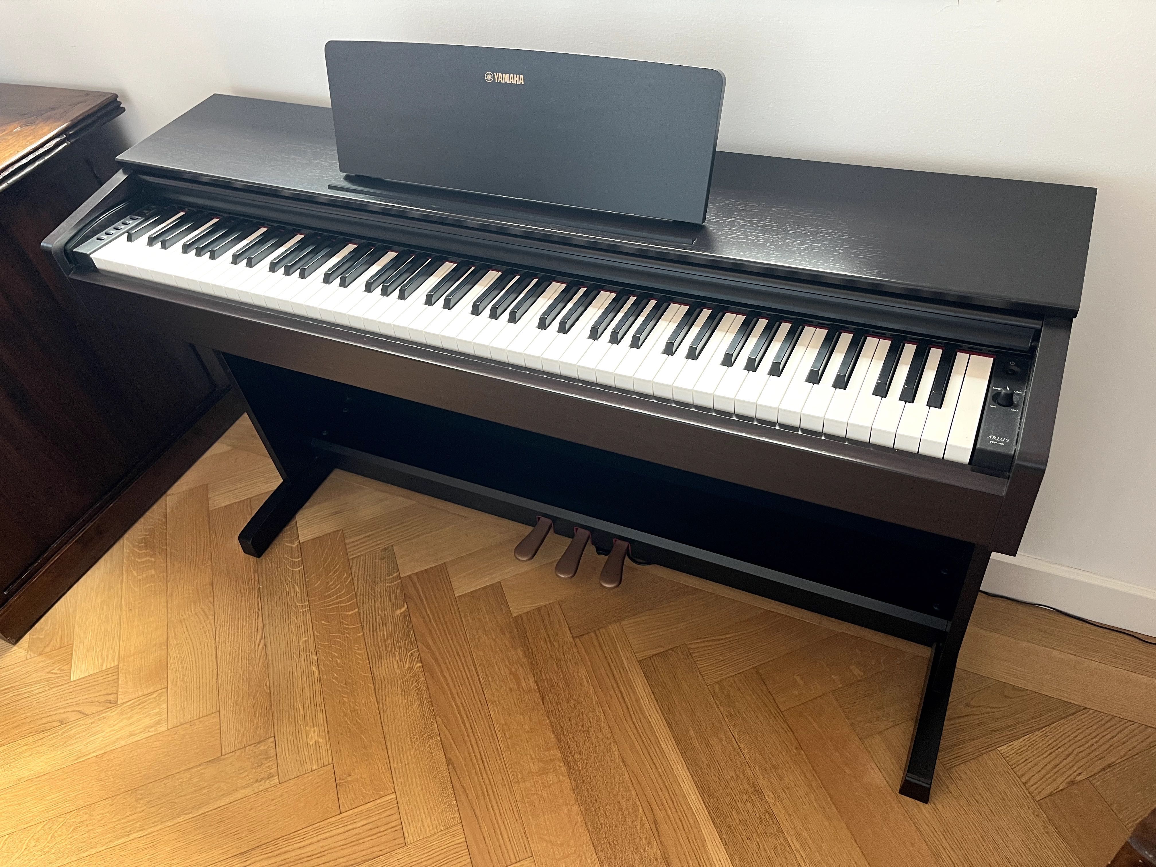 Piano Elétrico Yamaha YDP-143 em excelente estado