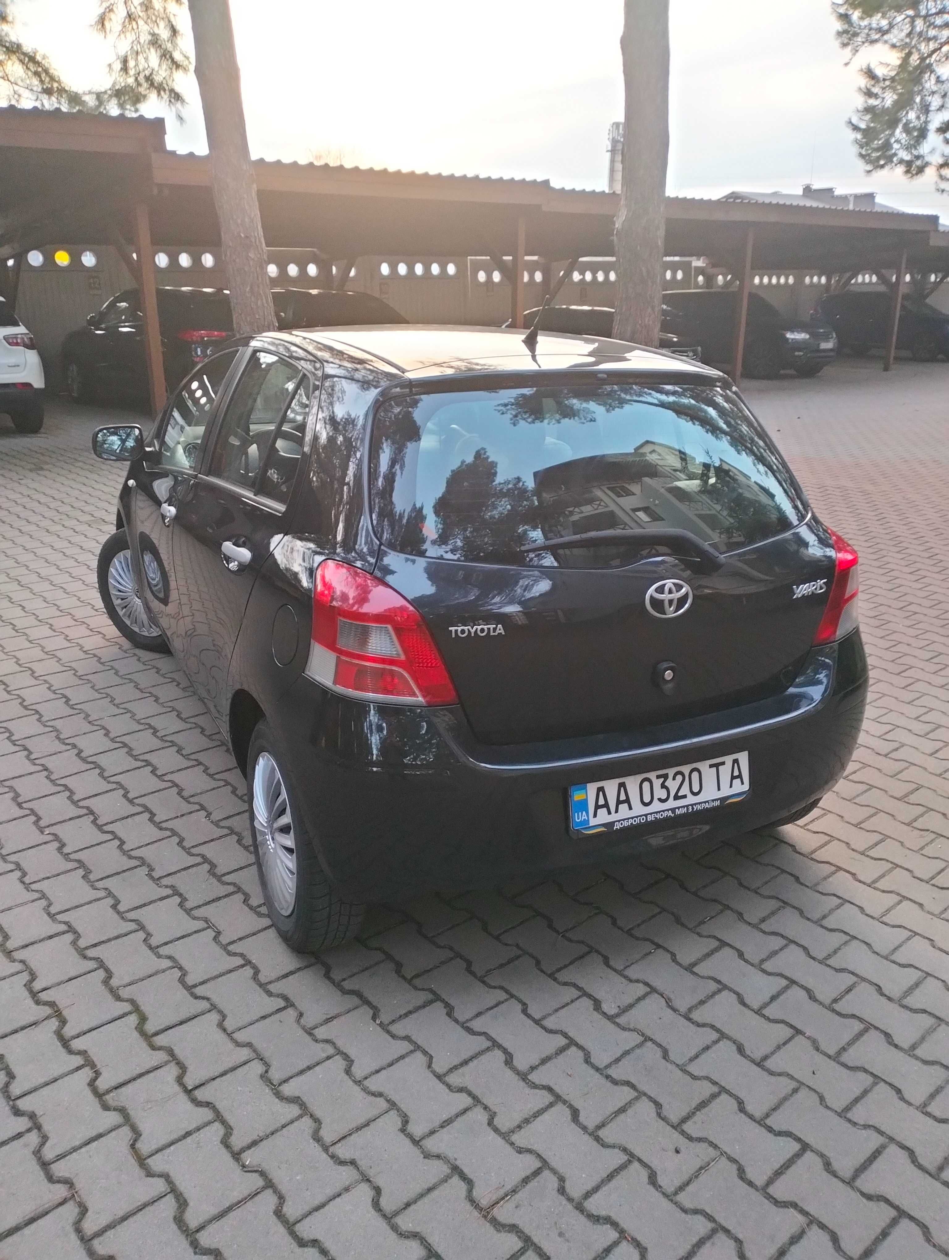Продаж авто Toyota Yaris авто в хорошому стані