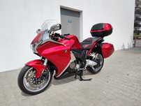 HONDA VFR 1200F - 2013 Polift – Candy Red -  Warta zainteresowania!