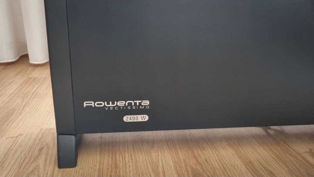 Aquecedor preto da Rowenta