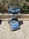 Robot aspirador de piscina