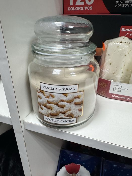 Велика свічка, з приємний запахом