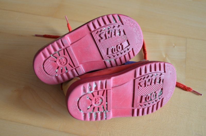 Śliczne buty wiosenne dziecięce niemowlęce do nauki chodzenia 20 13 cm