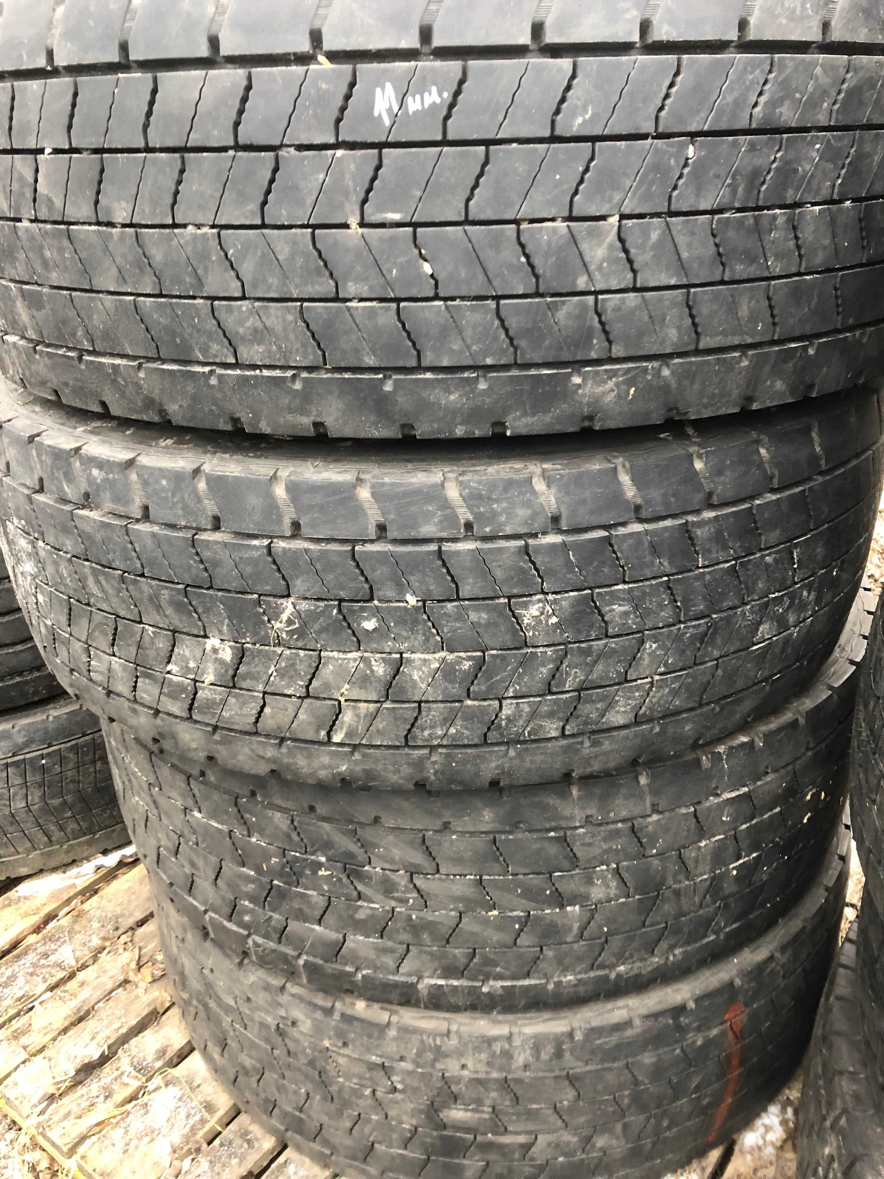 Вантажні шини CONTINENTAL 315/70 R22,5 ContiHybrid HD3, грузова резина