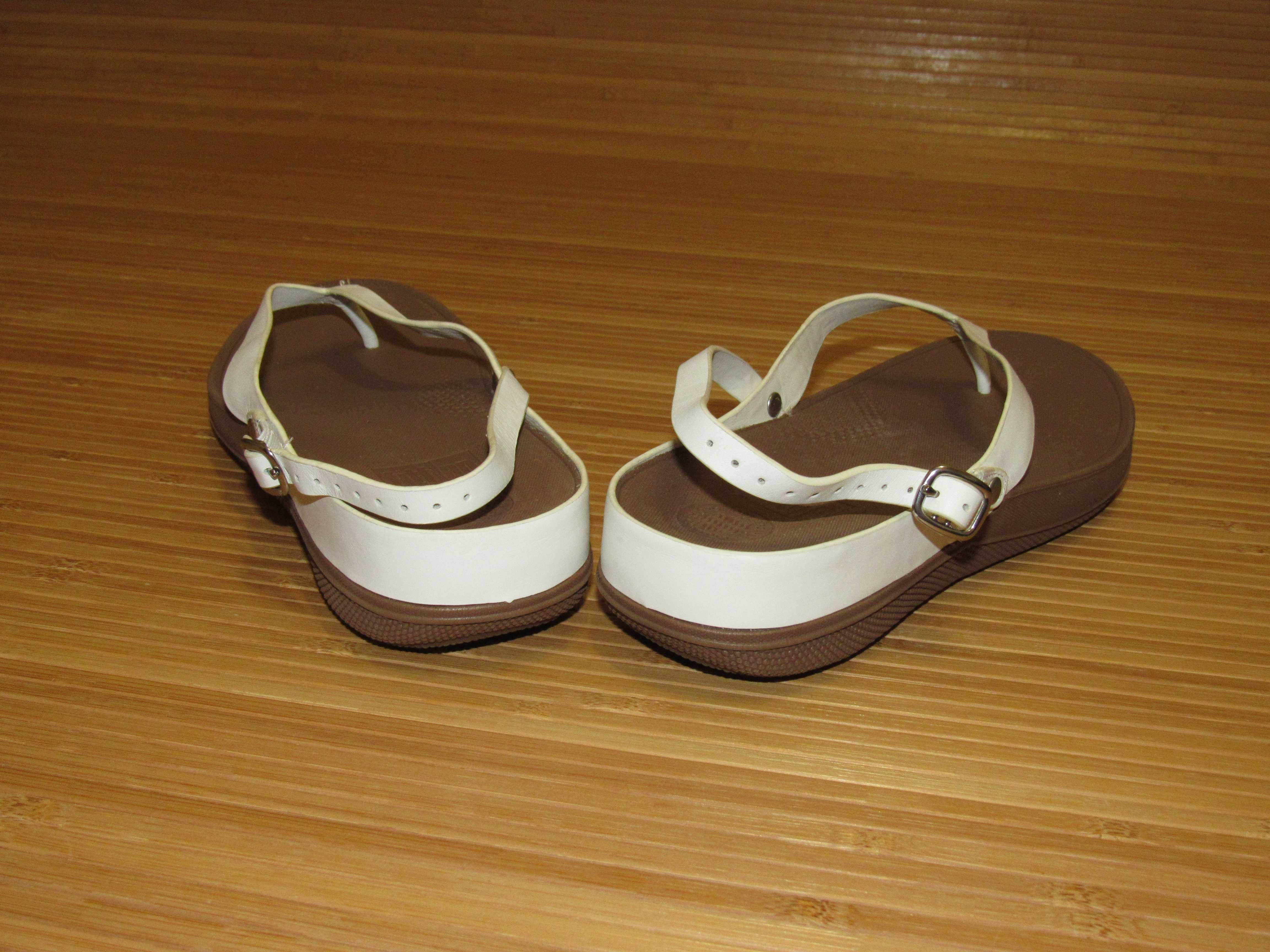 Шкіряні сандалі Fitflop Urban White; EUR-40; ус-ка: 25,4см