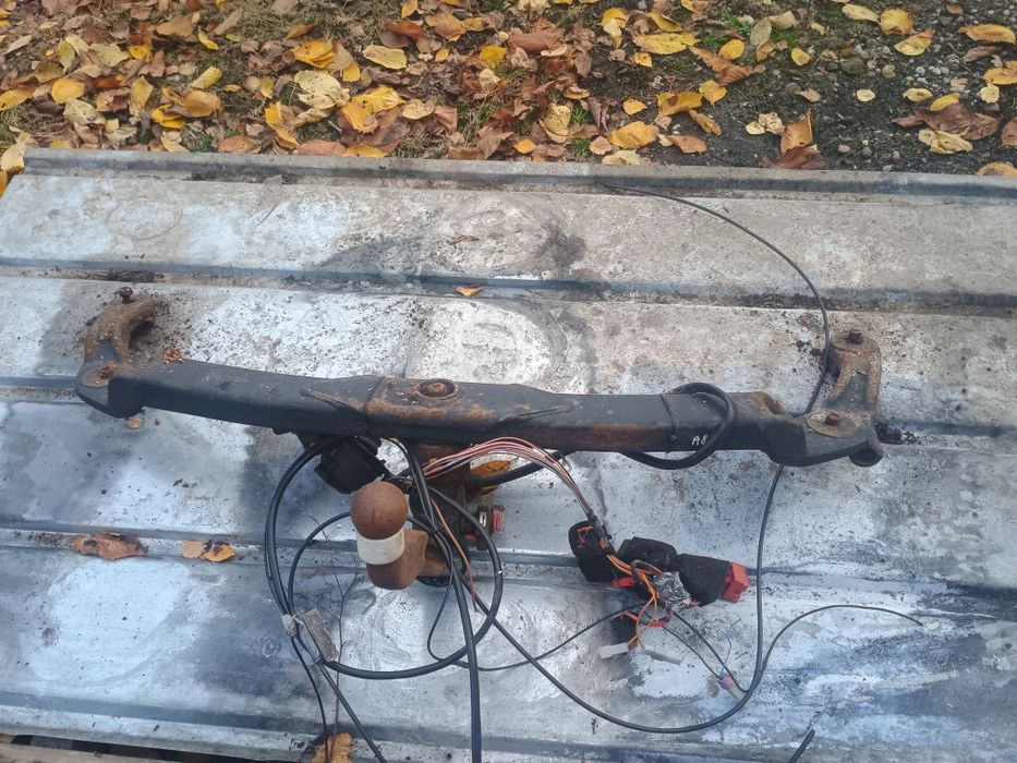 Hak holowniczy Audi A8 D2 odpinany kluczyk masywny ciężki