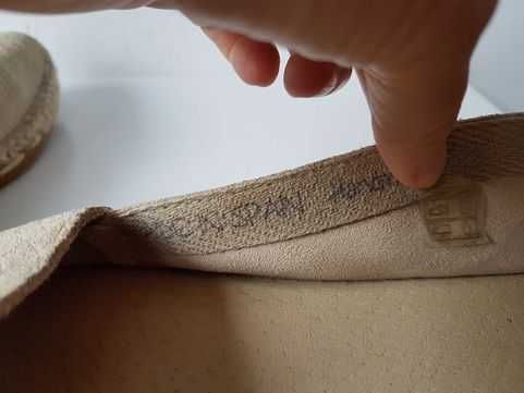 Beżowe skórzane espadryle KIOMI Made In Spain motyw wężowej skóry r.37