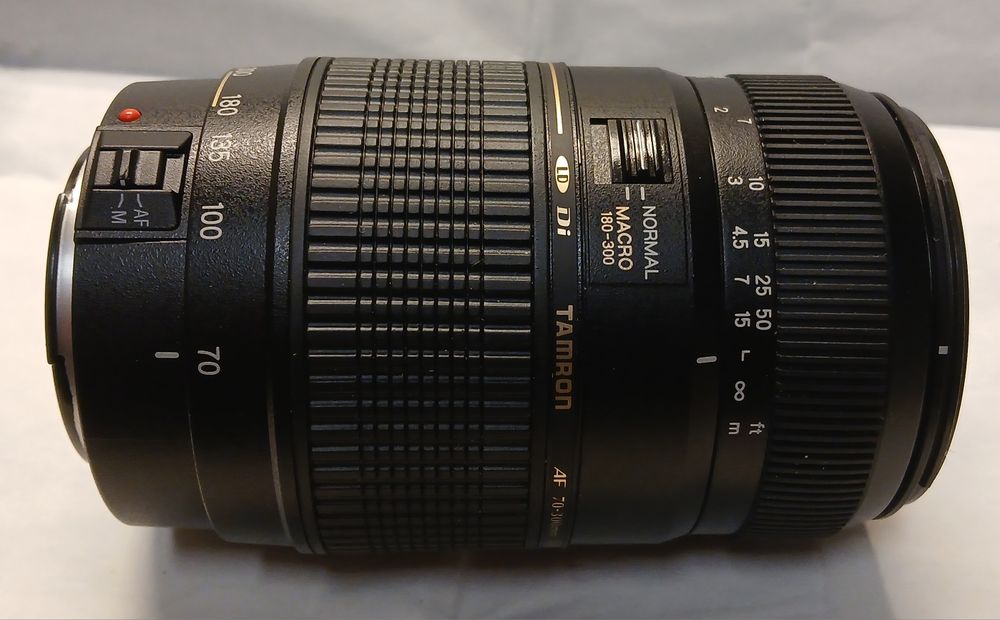 Tamron AF 70-300 F4/5.6 LD Macro 1: 2 p/ CANON
Com caixa origina