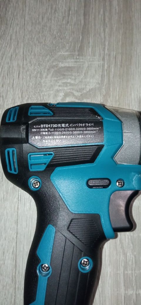 Шуруповерт Makita DTD 173D (імпакт)