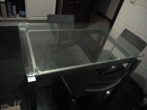 Mesa de cozinha - em vidro