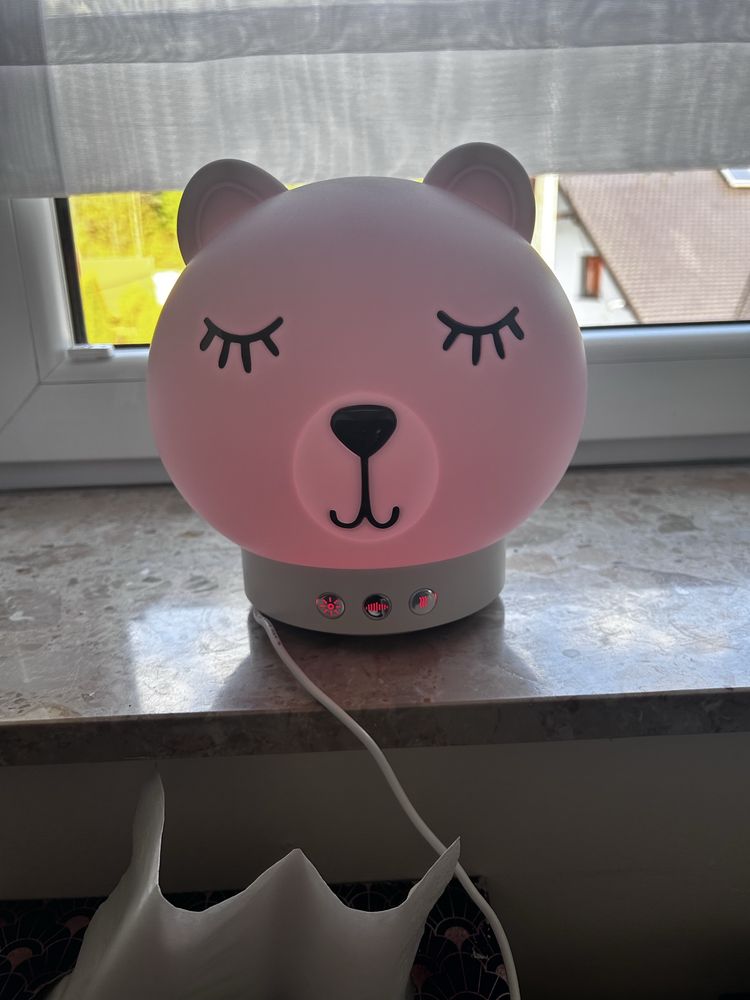 Baby Dream Machine lampka nocna z nawilzaczem powietrza, czerowne