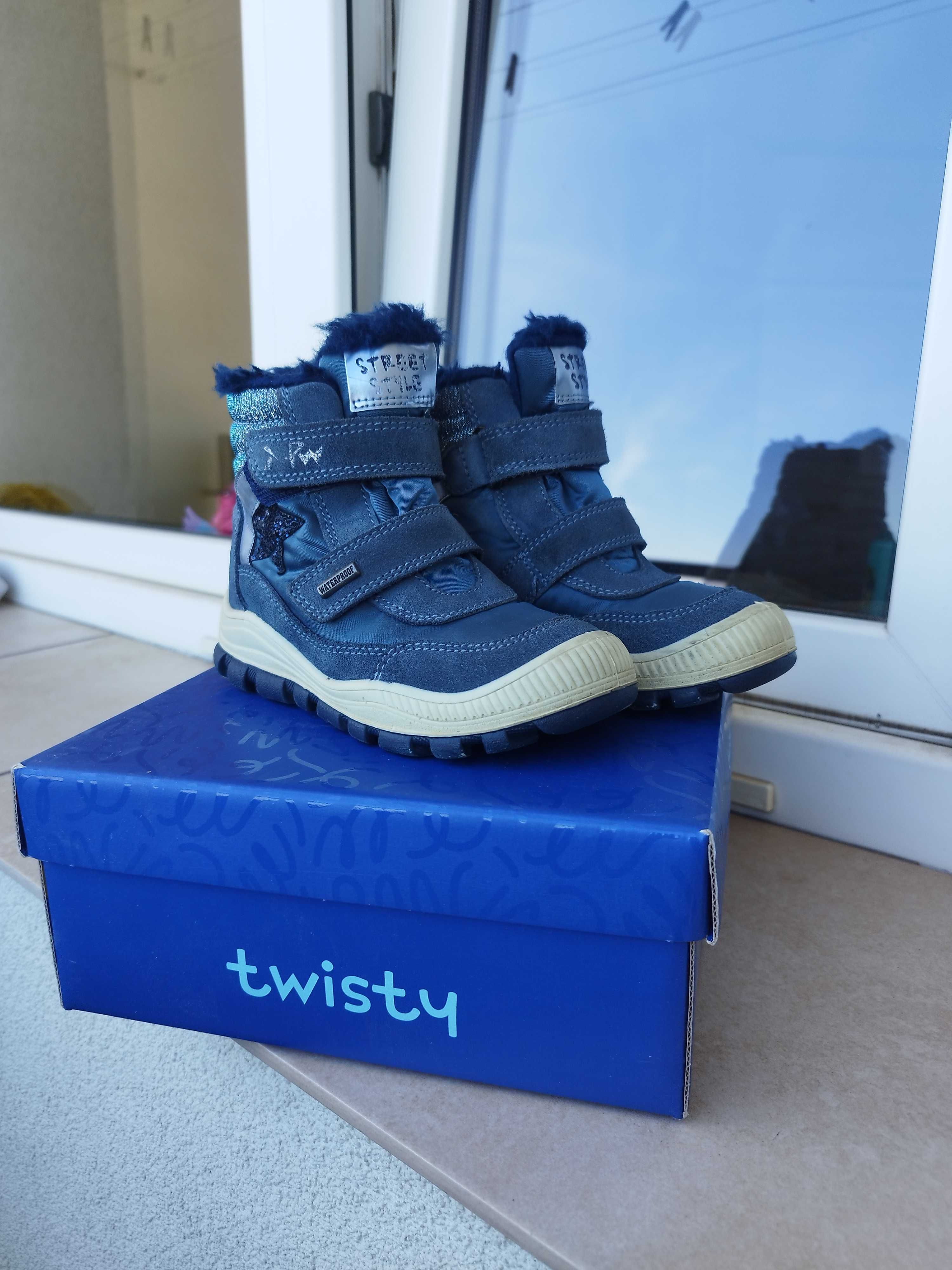 Buty zimowe firmy Twisty 29
