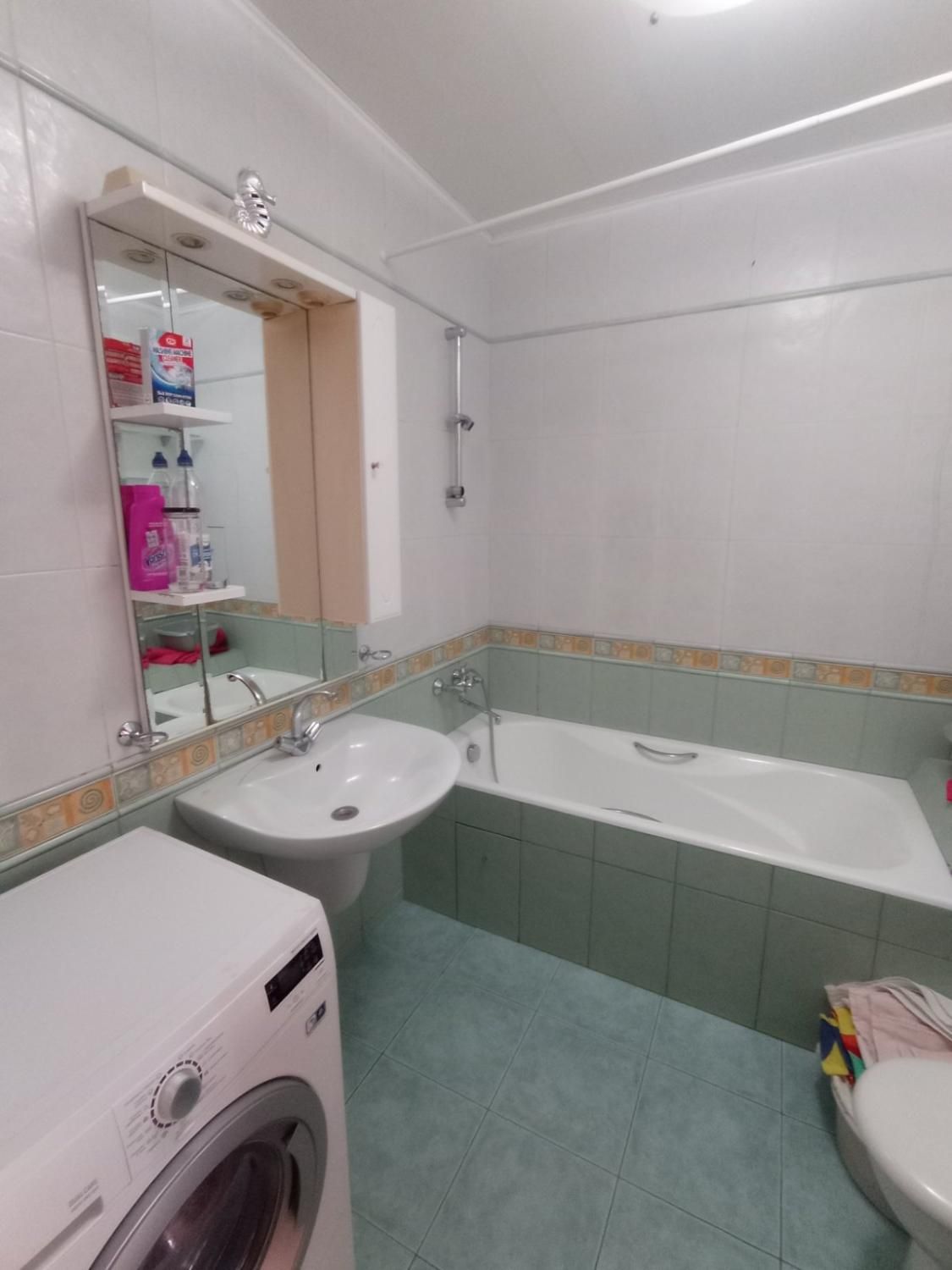 Продам 3- ком. ул. Маршала Говорова в р-не парка Победы(995-959)