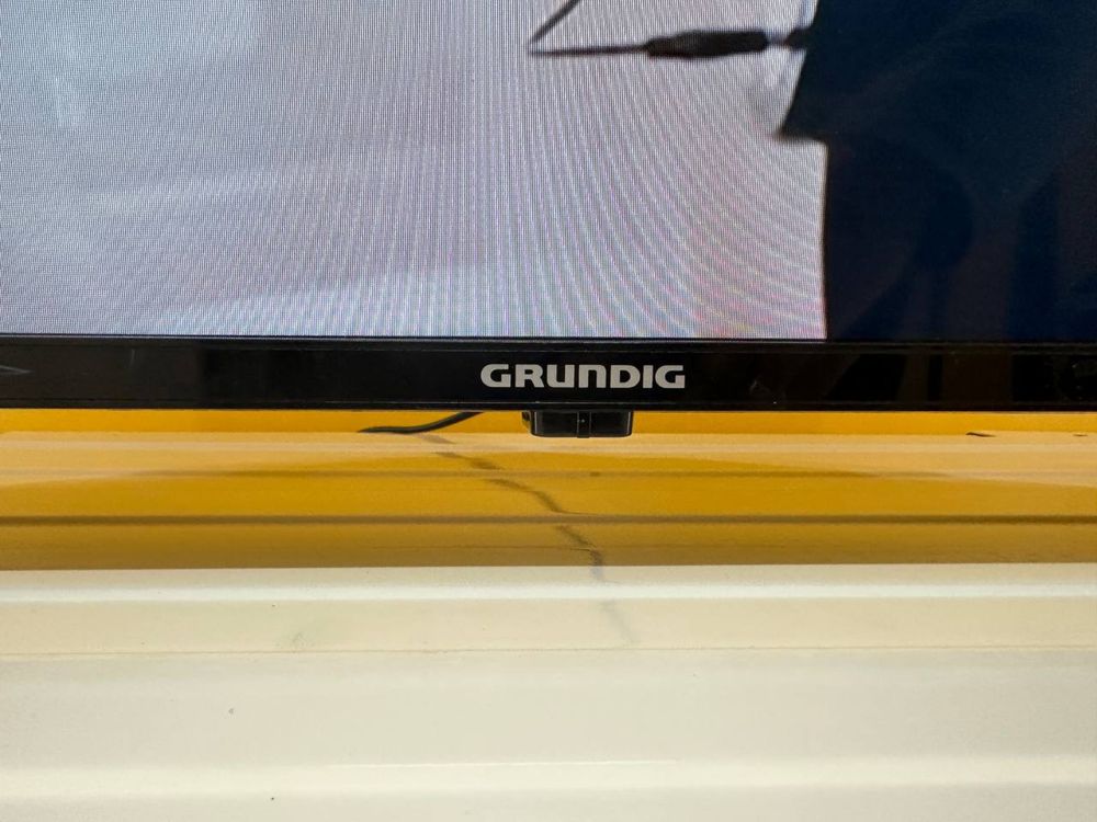 Телевізор Grundig 40GFB 6240  direct LED Full HD T2 android wi-fi