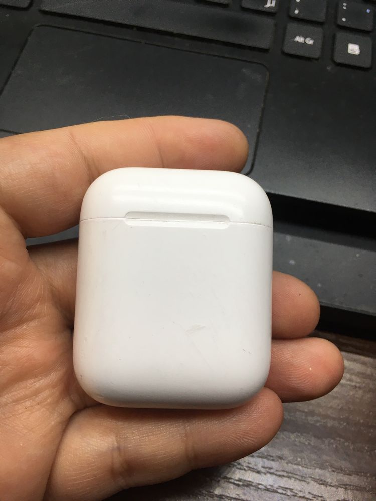 Оригінальні AirPods 1 робочі