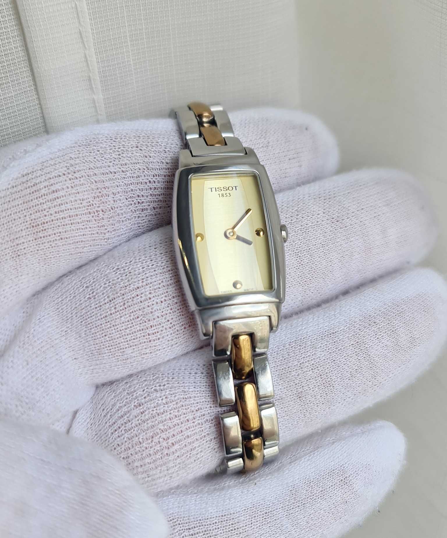 Жіночий годинник Tissot T130/230 Swiss Made Sapphire