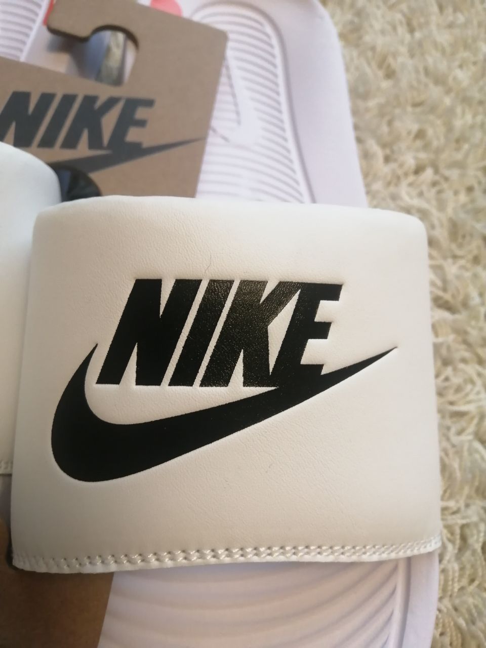 Оригінальні тапочки  Nike