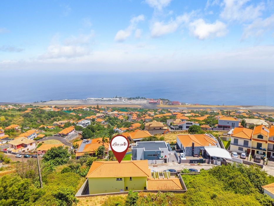 Moradia T3 |Zona calma |Vista mar| Ideal para famílias |Sta. Cruz