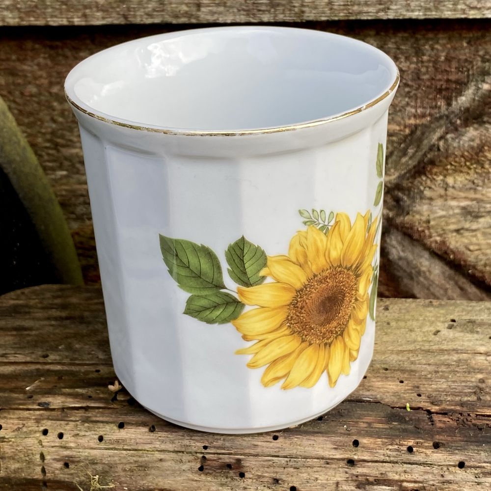 Piękny porcelanowy kubek