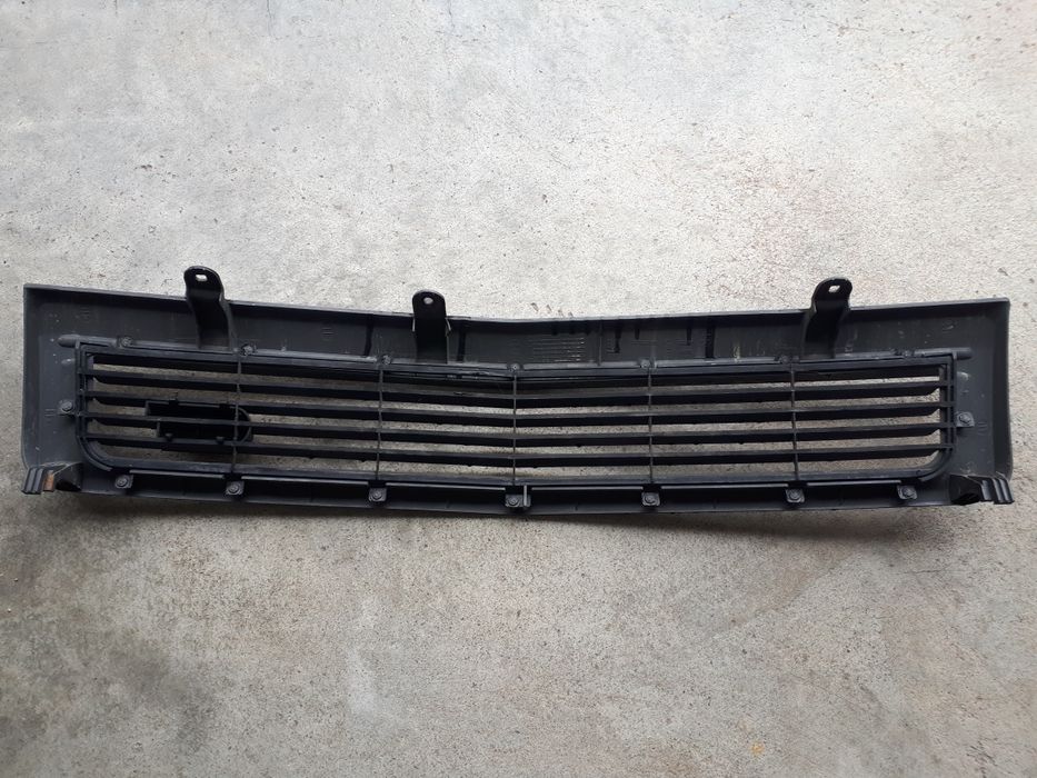 Pára-choques e grelha  original Opel Corsa-a GT ou GSi Mk1  c/ emblema