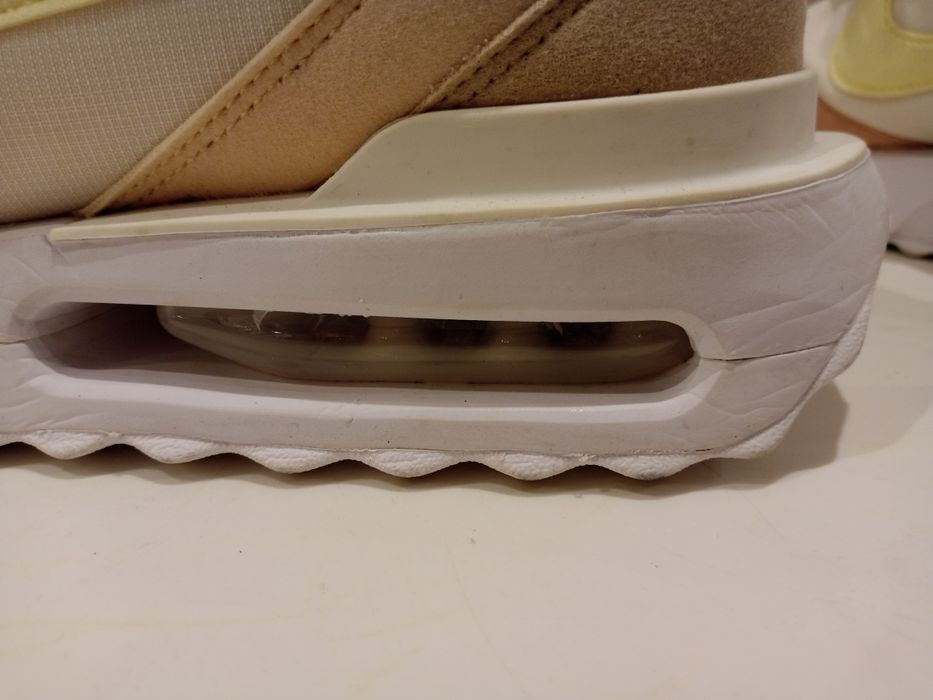 Buty Nike Air Max Dawn rozmiar 43 Długość wkładki 27,5 cm. 
Bryluj w s