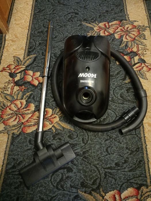 Пилосос Samsung 1400w.в робочому стані