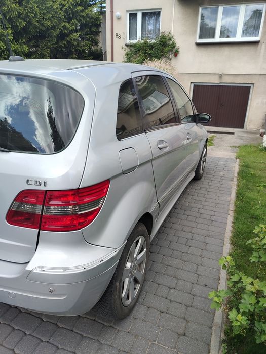 Mercedes B200 zadbany