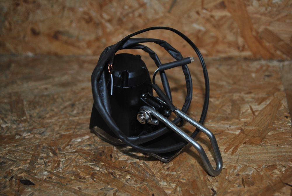 Nowa lampka rowerowa przednia Prophete Reflektor LED 70 lux wyłacznik