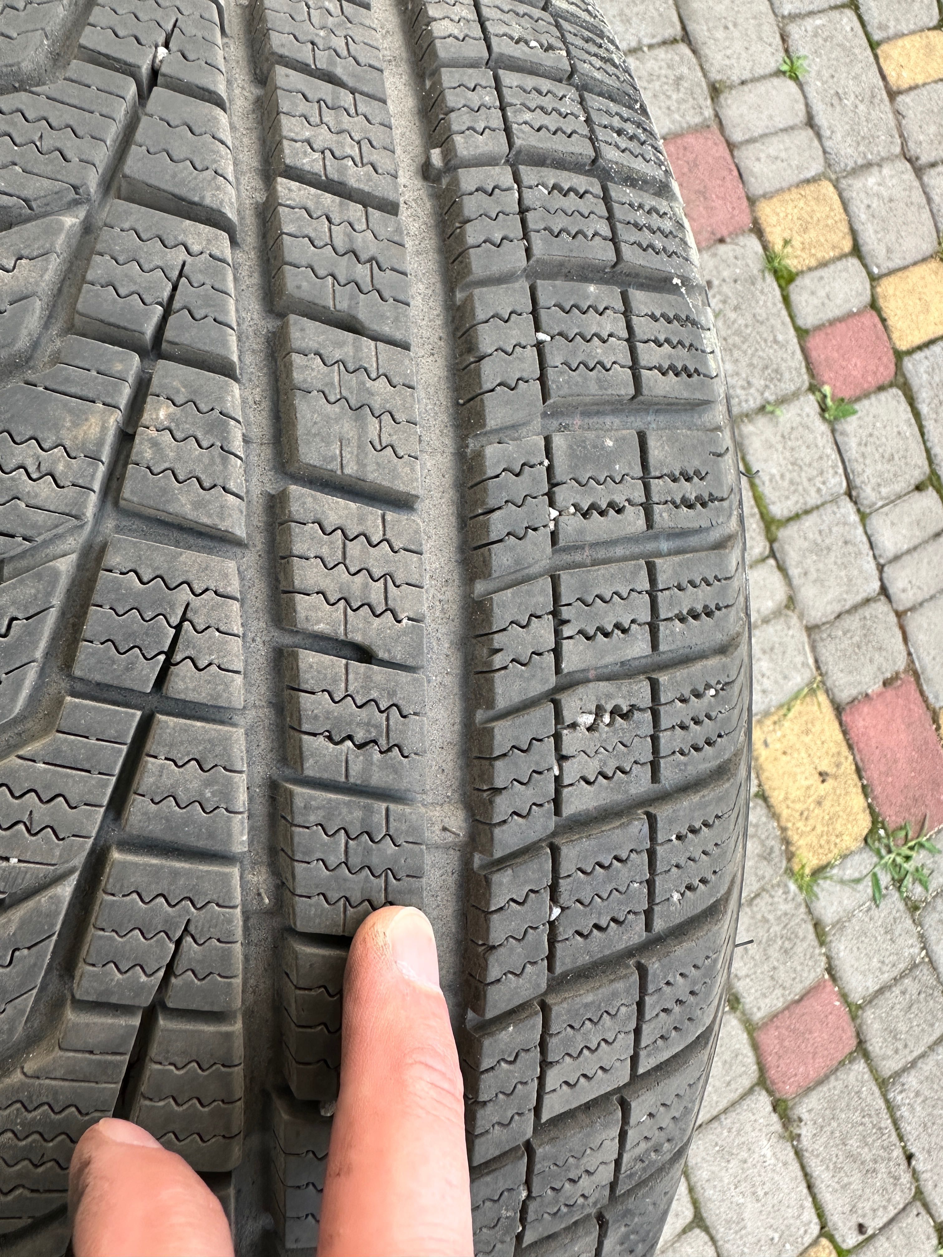 Hankook Winter i *cept EVO 2 225/50R17 Runflat