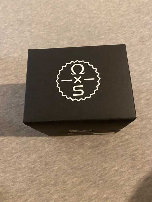 Omega Swatch SO33M100 – Kryształowy Księżyc