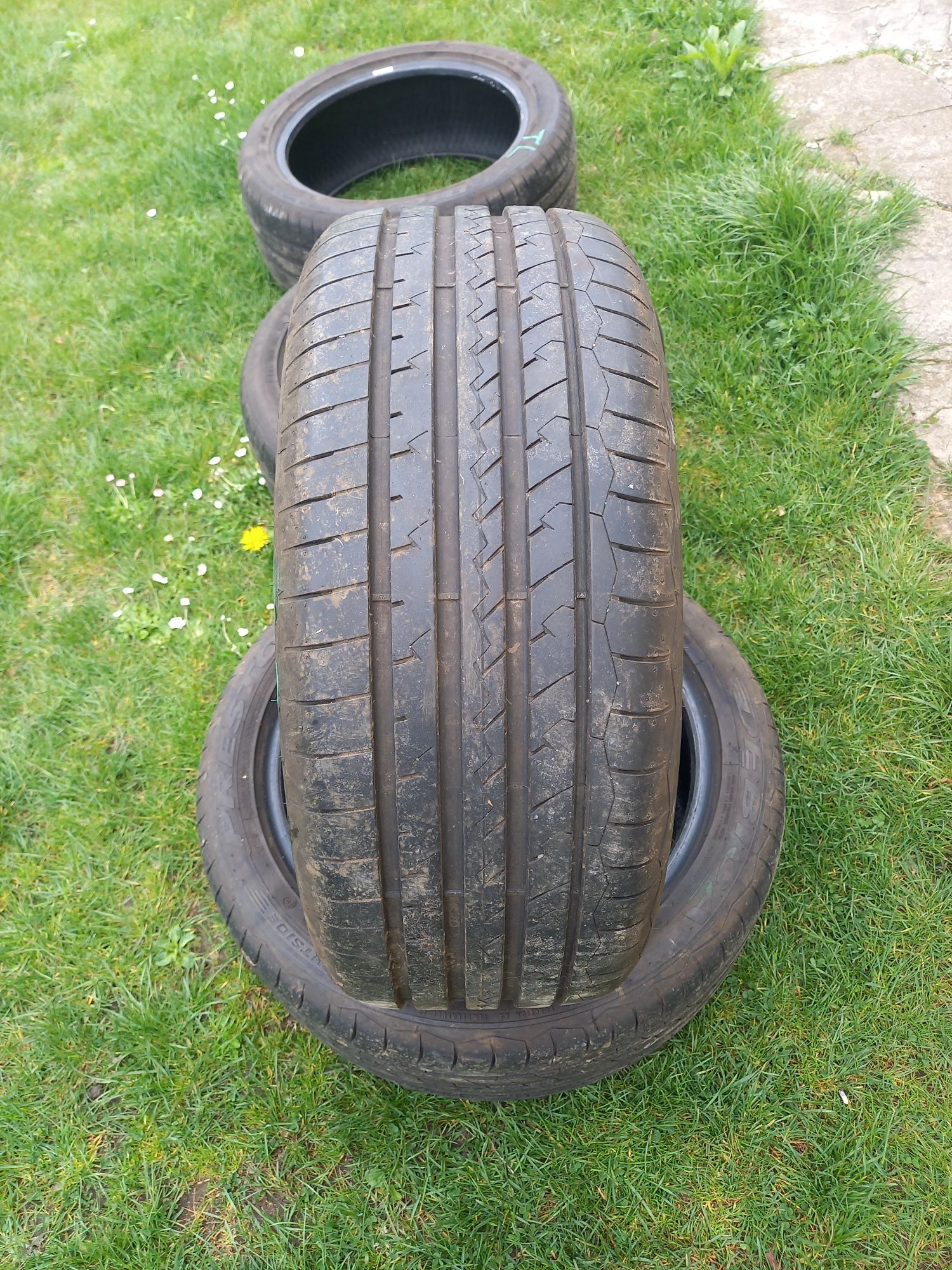 Opony  Dębica 225 /45R17