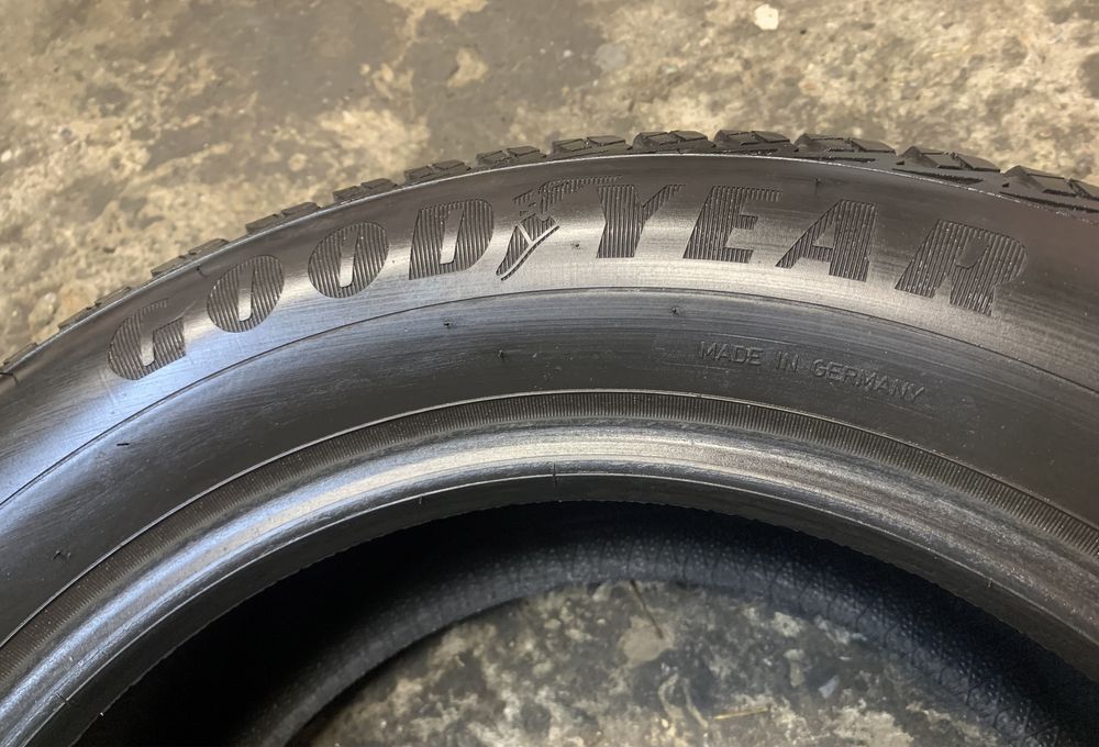 Шина одна Goodyear UltraGrip Ice 2 215/60 R16 одиночка